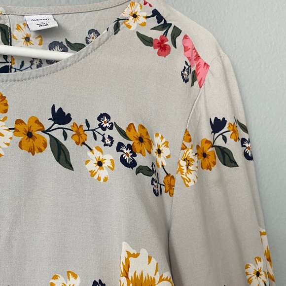 Old Navy Floral Long Sleeve Dress in Gray and Red - Picture 3 of 7